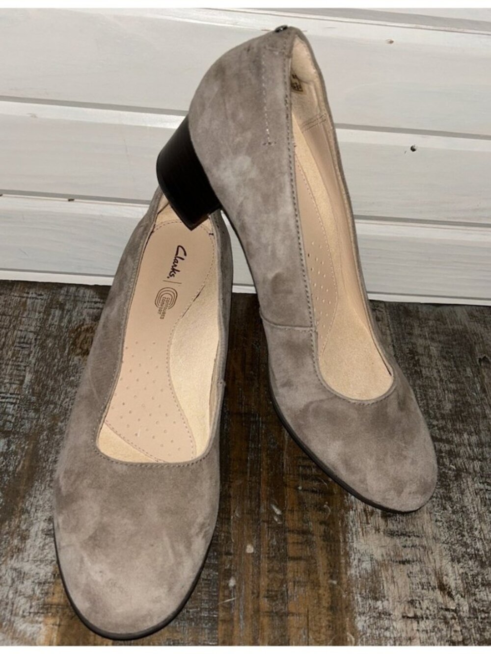 Clarks Sz 8 Linnae Block Heel Pump Pebble Suede Leather Beige Comfort